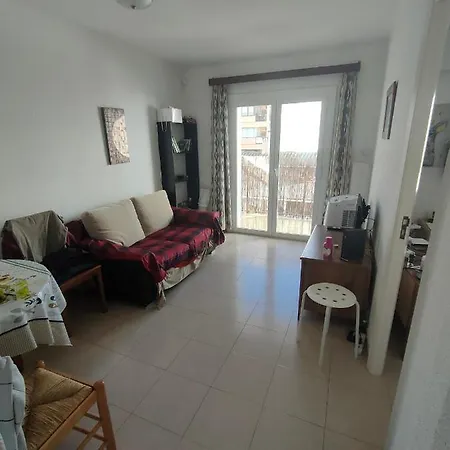 Camera Privata Singola In Appartamento, Bagno In Comune, Aria Condizionata Caldo Freddo, Wifi, Tv *