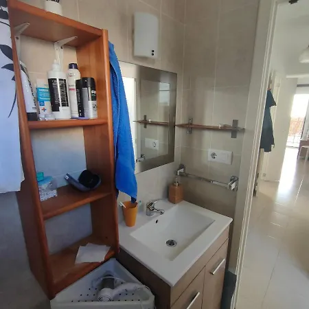 Camera Privata Singola In Appartamento, Bagno In Comune, Aria Condizionata Caldo Freddo, Wifi, Tv *