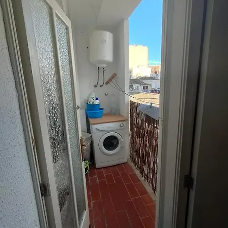 Camera Privata Singola In Appartamento, Bagno In Comune, Aria Condizionata Caldo Freddo, Wifi, Tv *