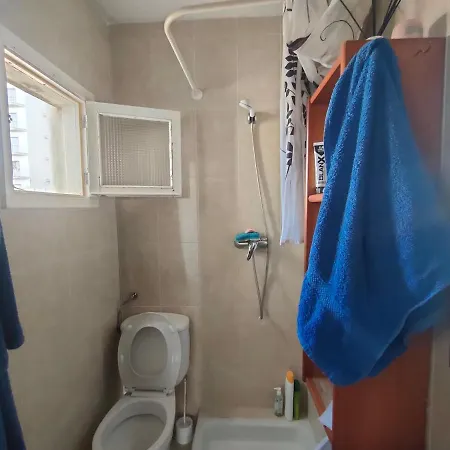 Camera Privata Singola In Appartamento, Bagno In Comune, Aria Condizionata Caldo Freddo, Wifi, Tv Guest house *