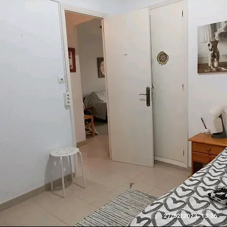 Guest house Camera Privata Singola In Appartamento, Bagno In Comune, Aria Condizionata Caldo Freddo, Wifi, Tv Llucmajor (Mallorca)