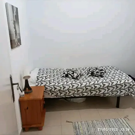 Camera Privata Singola In Appartamento, Bagno In Comune, Aria Condizionata Caldo Freddo, Wifi, Tv
